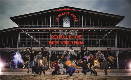 Ночь. Улица. Фонарь. Футворки